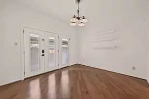 11711 Memorial Dr, Houston, TX 77024 - Photo 8