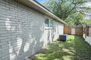 6230 Knoll West Dr, Houston, TX 77072 - Photo 44