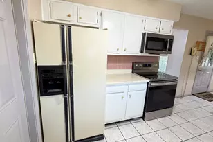 6230 Knoll West Dr, Houston, TX 77072 - Photo 10