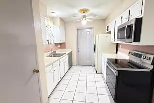 6230 Knoll West Dr, Houston, TX 77072 - Photo 12