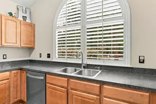 306 Sherwood Forest St, Conroe, TX 77316 - Photo 18