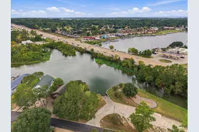 306 Sherwood Forest Street, Conroe, TX 77316 - Photo 32