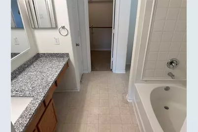 10 Druids Glen Place, The Woodlands, TX 77382 - Photo 18