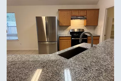 10 Druids Glen Place, The Woodlands, TX 77382 - Photo 4