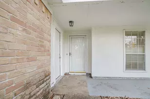 3303 Glen Spring Dr, Houston, TX 77339 - Photo 2