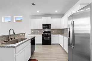 11518 Marci Ln, Willis, TX 77318 - Photo 10