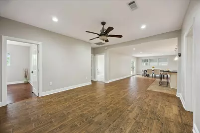 9203 Avenue G, Liverpool, TX 77577 - Photo 14