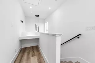 319 N Nagle St, Houston, TX 77003 - Photo 16