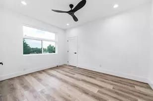 319 N Nagle St, Houston, TX 77003 - Photo 26