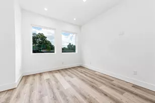 319 N Nagle St, Houston, TX 77003 - Photo 22