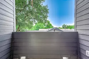 319 N Nagle St, Houston, TX 77003 - Photo 32