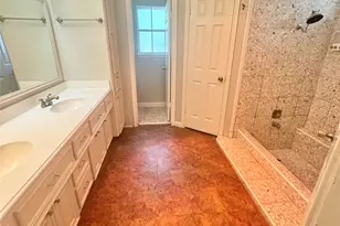 3247 Little Bear Dr, Houston, TX 77339 - Photo 10