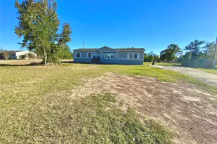 11720 W Small Oak Ln, Willis, TX 77378 - Photo 4