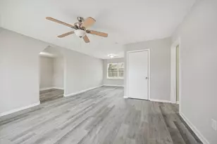 5835 Kenilwood Dr, Houston, TX 77033 - Photo 1