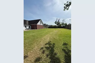 211 Oaks Grande Drive, Baytown, TX 77523 - Photo 18