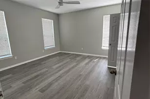 211 Oaks Grande Dr, Baytown, TX 77523 - Photo 8