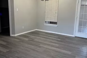 211 Oaks Grande Dr, Baytown, TX 77523 - Photo 4