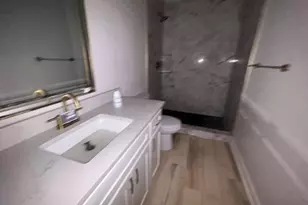 807 Erin St, El Campo, TX 77437 - Photo 10