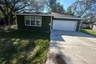 807 Erin St, El Campo, TX 77437 - Photo 1