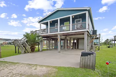 983 Driftwood Drive, Crystal Beach, TX 77650 - Photo 4