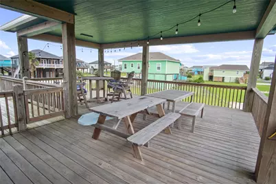 983 Driftwood Drive, Crystal Beach, TX 77650 - Photo 6
