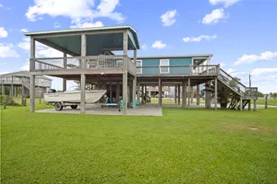 983 Driftwood Dr, Crystal Beach, TX 77650 - Photo 30