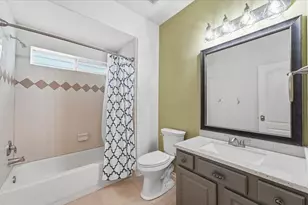 2635 Shady Acres Ct, Houston, TX 77008 - Photo 16
