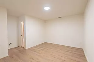 8117 Silverton Creek Ln, Houston, TX 77040 - Photo 16