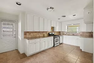 4114 Lemac Dr, Houston, TX 77025 - Photo 8