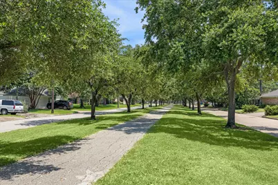 7614 Highmeadow Drive, Houston, TX 77063 - Photo 30