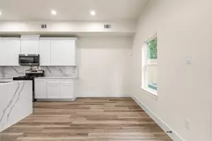 7901 Grandview St, Houston, TX 77051 - Photo 10