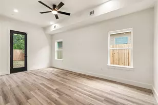 7901 Grandview St, Houston, TX 77051 - Photo 14