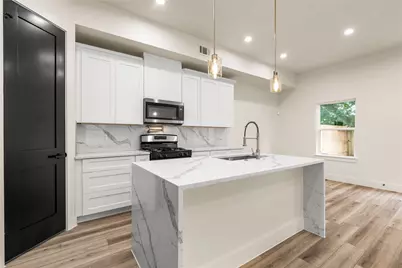 7901 Grandview Street, Houston, TX 77051 - Photo 8