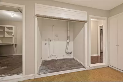 10645 Oak Brook Dr, Houston, TX 77013 - Photo 16