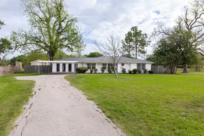 1327 Hodges Lane, Wharton, TX 77488 - Photo 2