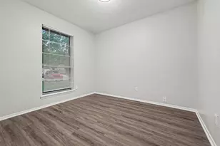 1321 N 7th St, Conroe, TX 77301 - Photo 10