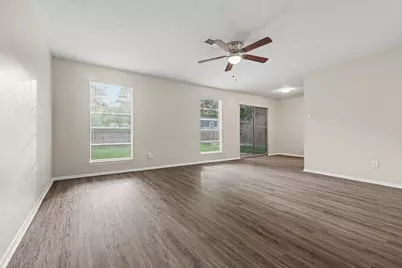 1321 N 7th Street, Conroe, TX 77301 - Photo 4