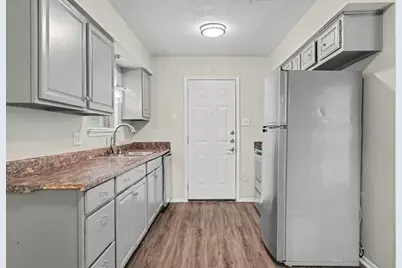 1321 N 7th Street, Conroe, TX 77301 - Photo 8