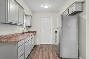 1321 N 7th St, Conroe, TX 77301 - Photo 8