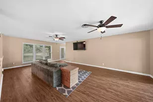 17330 Wellborne Rd, Pearland, TX 77584 - Photo 10