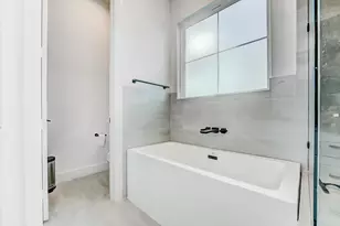 107 W Whitney St, Houston, TX 77018 - Photo 38