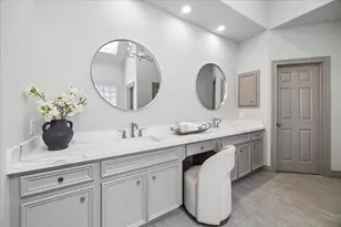 1419 W Hilshire Park Dr, Houston, TX 77055 - Photo 18