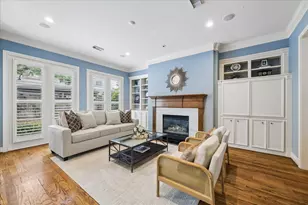 1419 W Hilshire Park Dr, Houston, TX 77055 - Photo 4