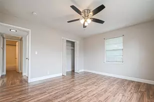 8430 Round Rock Dr, Houston, TX 77049 - Photo 16
