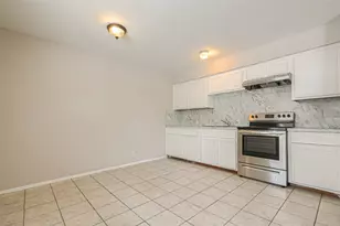 8430 Round Rock Dr, Houston, TX 77049 - Photo 12