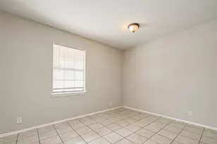 8430 Round Rock Dr, Houston, TX 77049 - Photo 14