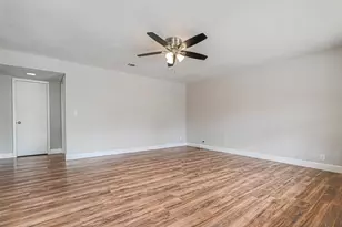 8430 Round Rock Dr, Houston, TX 77049 - Photo 4