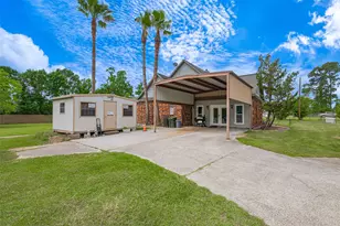 2499 Southline Rd, Conroe, TX 77384 - Photo 4
