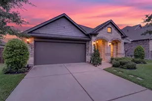 8911 Lost Castle Wy, Cypress, TX 77433 - Photo 2