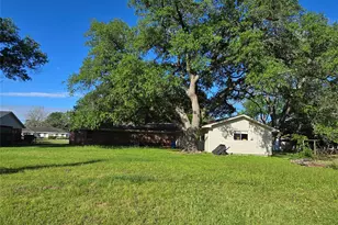 607 S Main St, Dayton, TX 77535 - Photo 34
